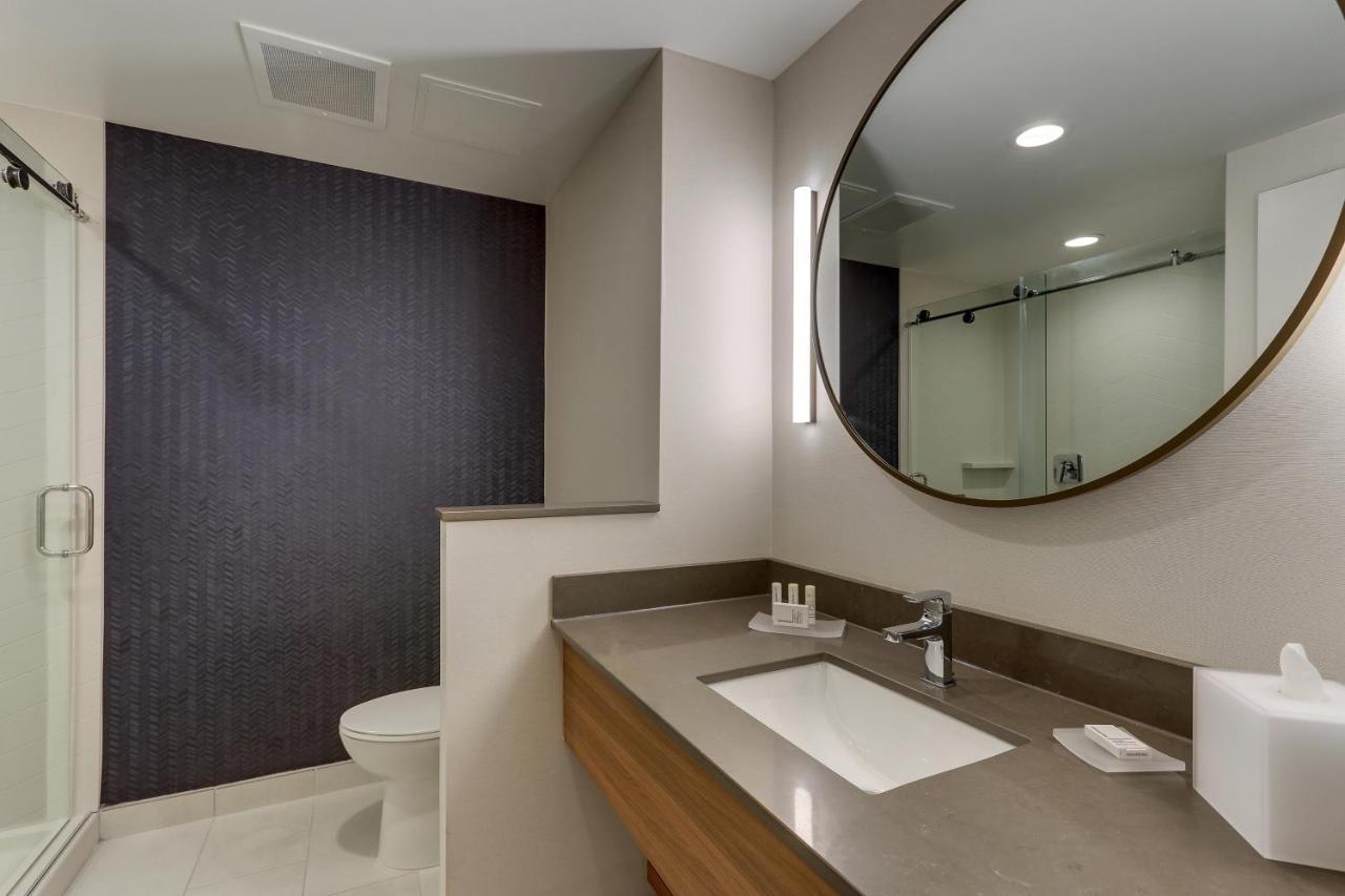 Hotel Fairfield & By Marriott Asheville 3*