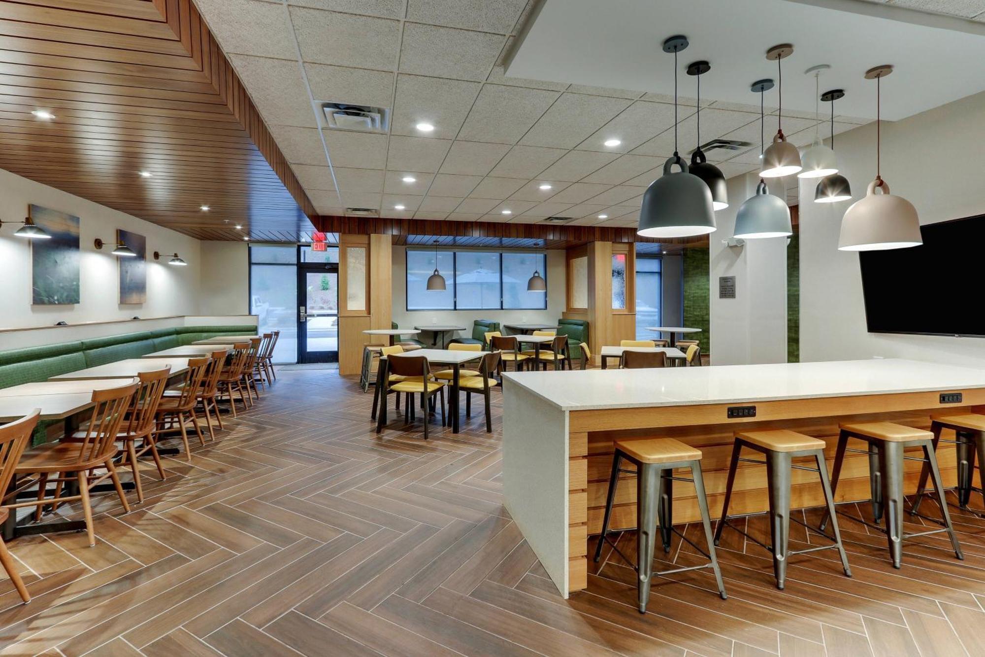 Fairfield & By Marriott Asheville Hotel 3*