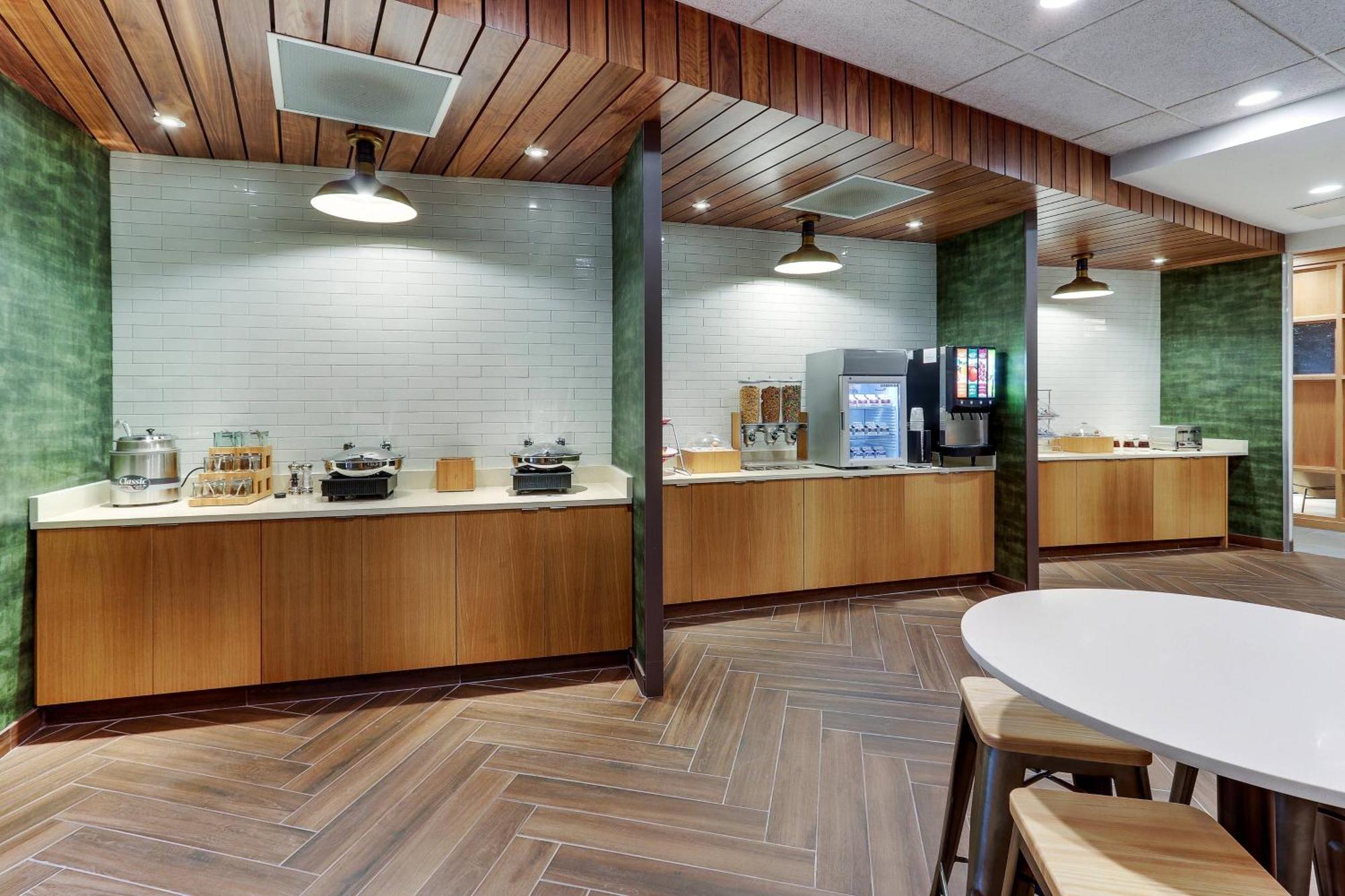 Fairfield & By Marriott Asheville Hotel