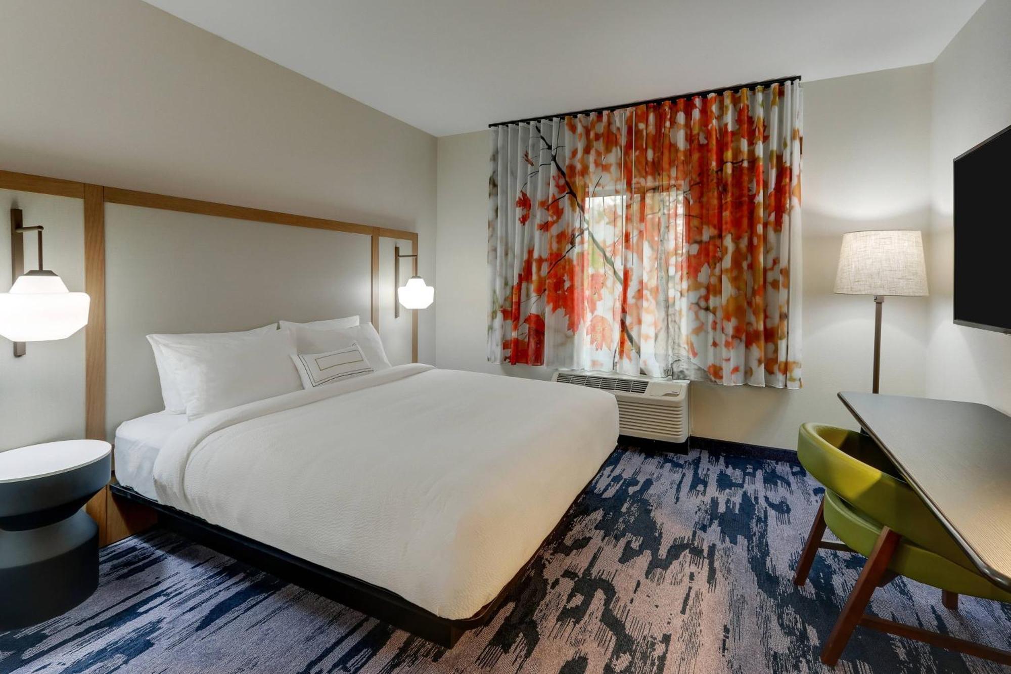 Hotel Fairfield & By Marriott Asheville Weaverville