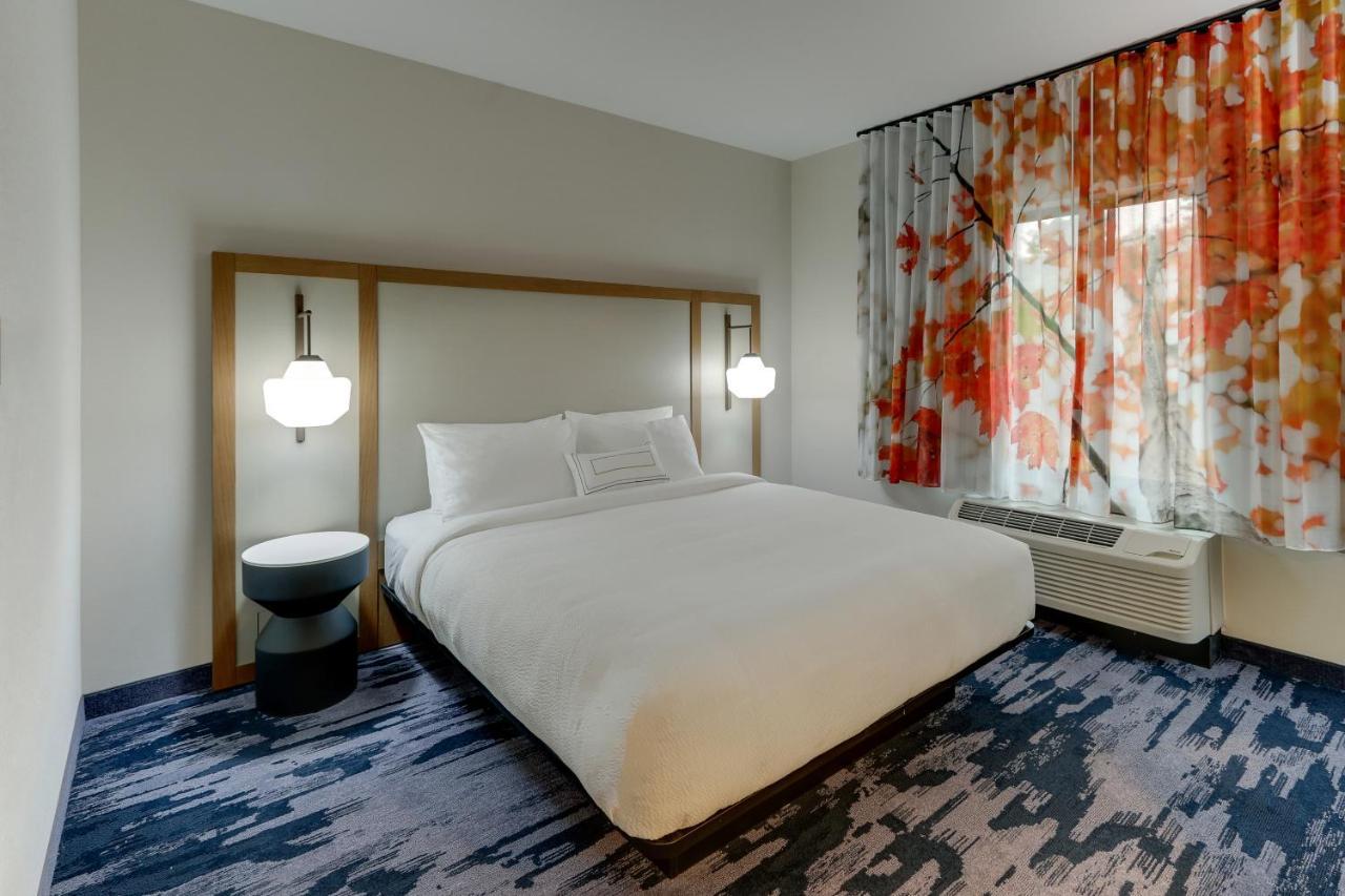 Fairfield & By Marriott Asheville Hotel Weaverville