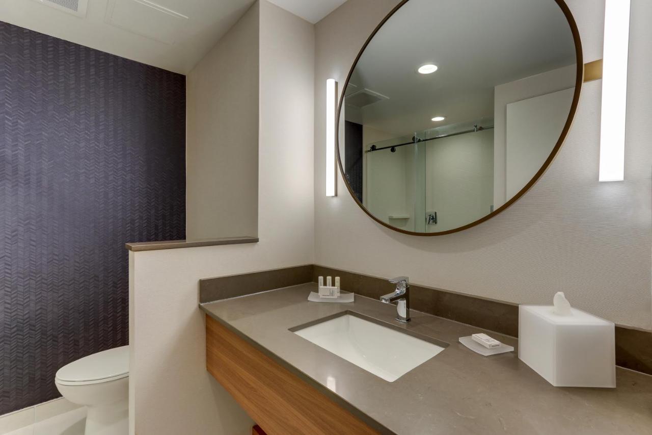 Hotel Fairfield & By Marriott Asheville Weaverville
