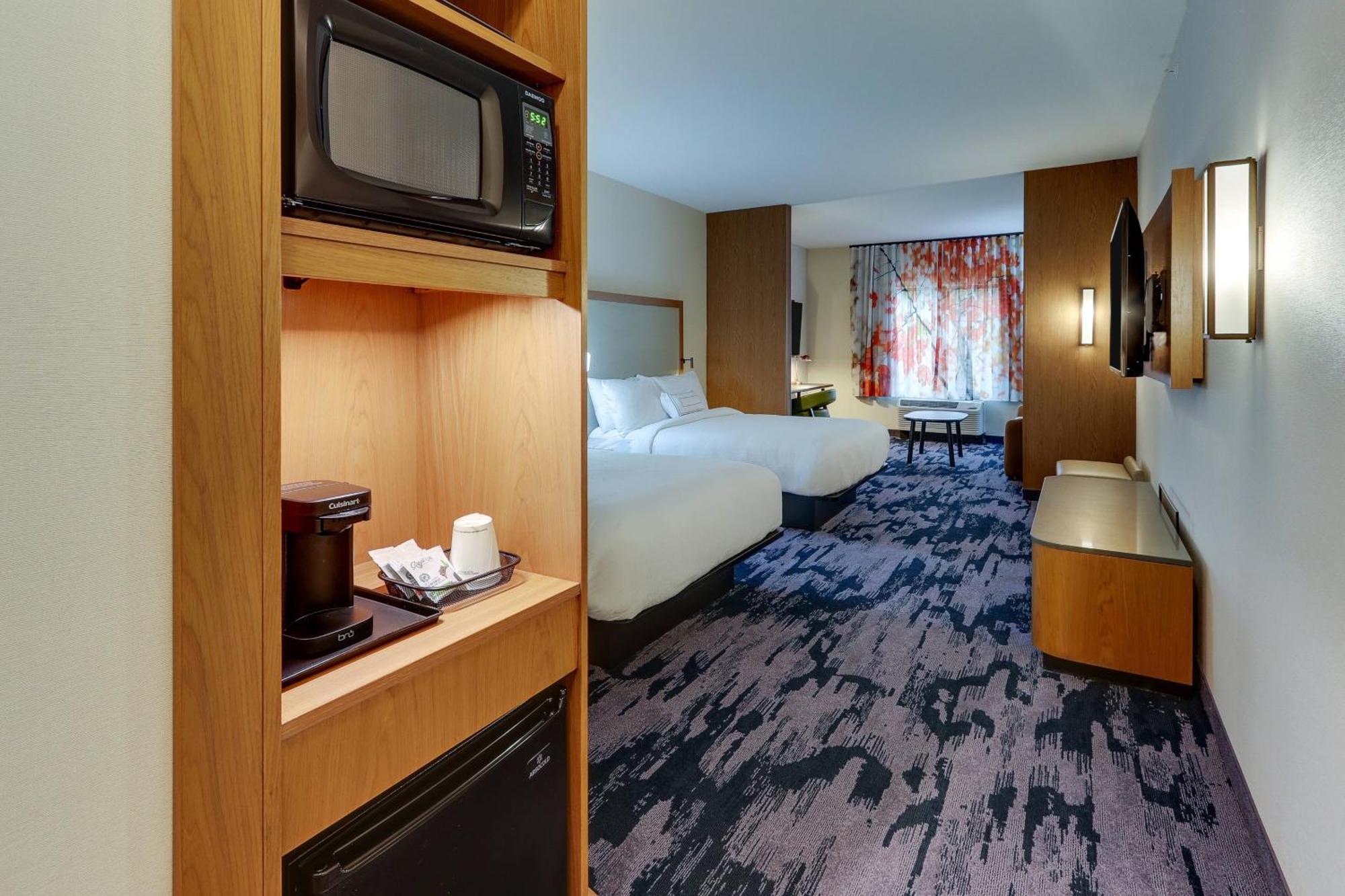 Fairfield & By Marriott Asheville Hotel Weaverville