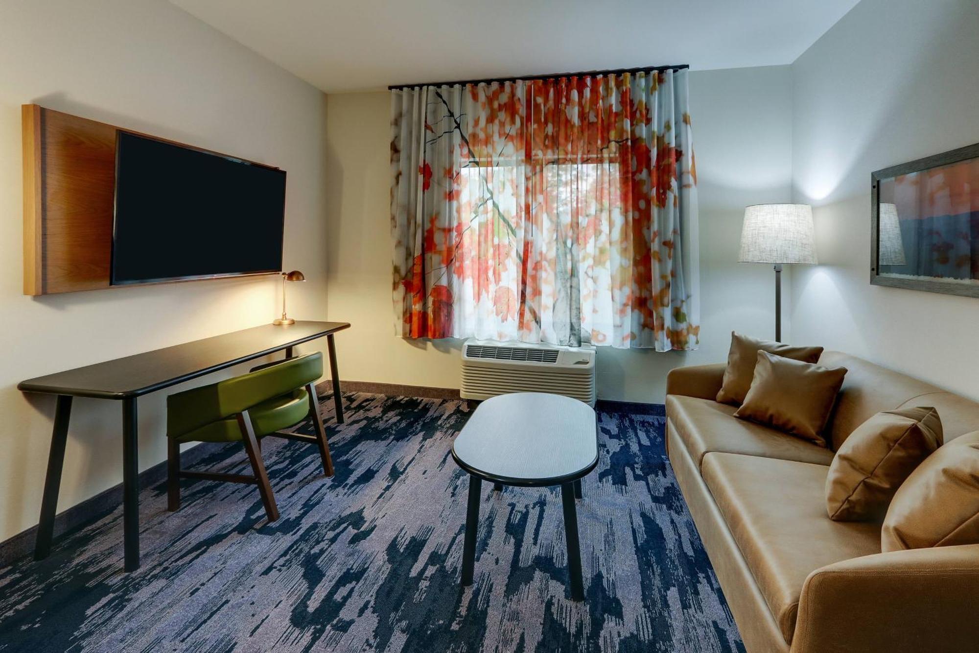 Hotel Fairfield & By Marriott Asheville 3*